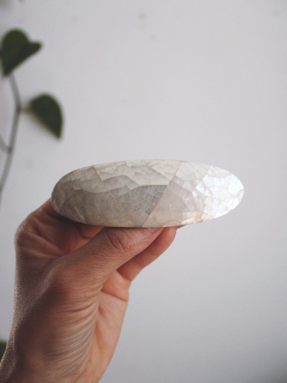 Vintage White Crackle Mother Of Pearl Hair Barrette Capiz Sea Shell French Clip